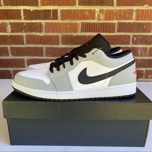 Air Jordan 1 Low “Light Smoke Grey” Sneakers